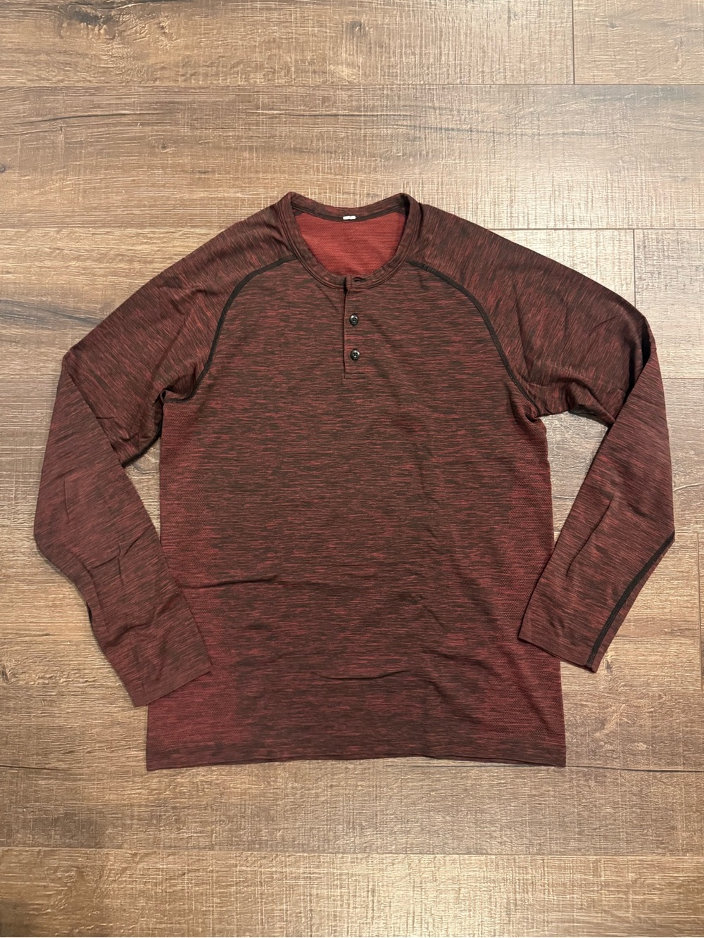 Lululemon | Metal Vent Tech LS Henley
